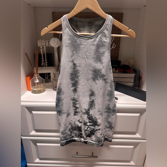 Lululemon x Peloton Tank - Picture 1 of 3